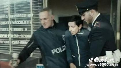 戛納大獎《犬舍驚魂》劇情詳解:狗男的人生是偉大還是喪 戛納大獎《犬舍驚魂》劇情詳解:狗男的人生是偉大還是喪