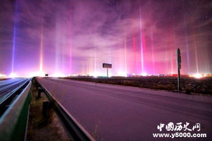 青海茶卡出現(xiàn)極美光柱 光柱現(xiàn)象產(chǎn)生的原因是什么？