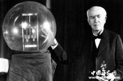 愛(ài)迪生生平故事簡(jiǎn)介愛(ài)迪生的發(fā)明有哪些？