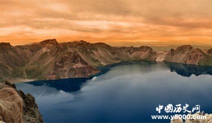 長(zhǎng)白山天池簡(jiǎn)介長(zhǎng)白山地理位置氣候環(huán)境介紹旅游景點(diǎn)旅游攻略