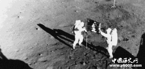 NASA回應(yīng)庫里不信人類登月美國登月之謎的真相