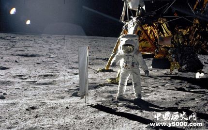 月亮碎石紐約拍賣時(shí)間月亮碎石價(jià)值探索月亮歷程簡(jiǎn)介