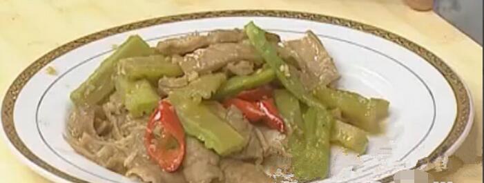 清熱解暑的苦瓜炒大腸怎么做？