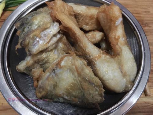 紅燒鱸魚(yú)的做法