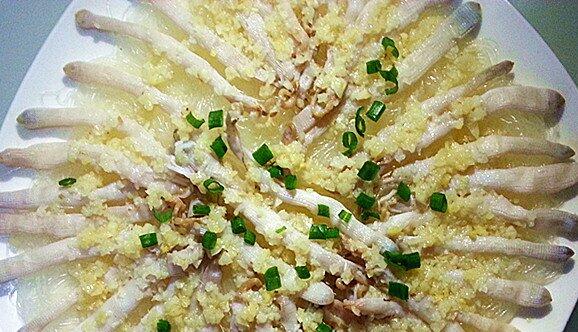營養(yǎng)美味的蒜蓉蒸沙蟲怎么做？