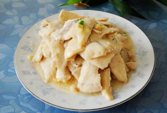 肉質(zhì)鮮美,營養(yǎng)豐富的熘黑魚片