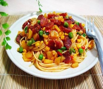 炒意大利面的做法大全 炒意大利面的營(yíng)養(yǎng)價(jià)值 炒意大利面的熱量高嗎