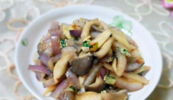 營養(yǎng)健康的蘑菇洋蔥炒雞蛋怎么做？