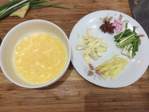 紅燒鱸魚(yú)的做法