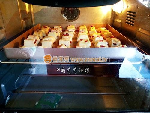 蔓越莓酸奶小面包塊的做法