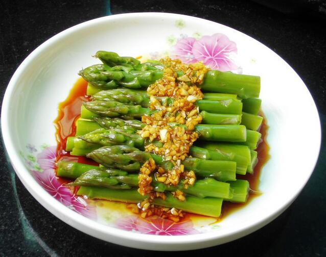 春季應(yīng)季菜響油蘆筍怎么做？