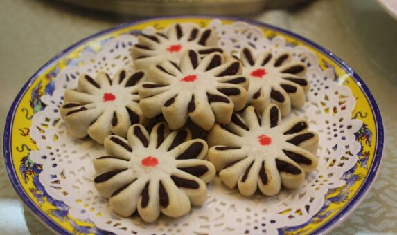 怎么做棗泥梅花酥？