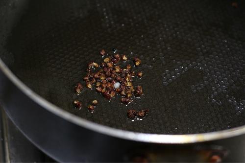 香辣干鍋土豆的做法