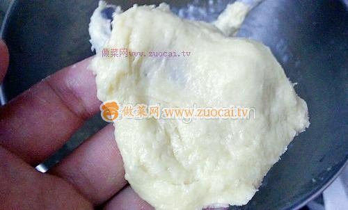 丹麥?zhǔn)炙好姘淖龇?/ data-l4Zj=