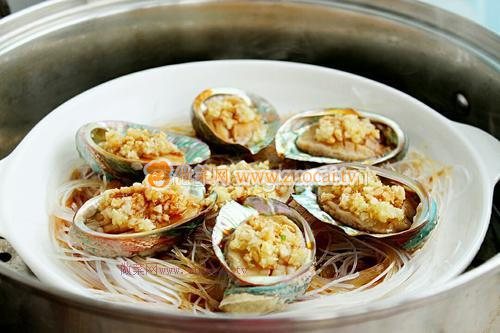 蒜蓉粉絲蒸鮑魚(yú)的做法