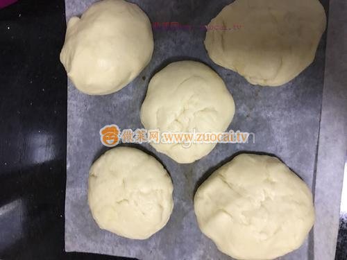 墨魚(yú)丸披薩的做法