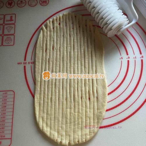 網(wǎng)紋夾心面包的做法