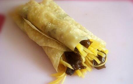 燙面美食木耳春餅怎么做？