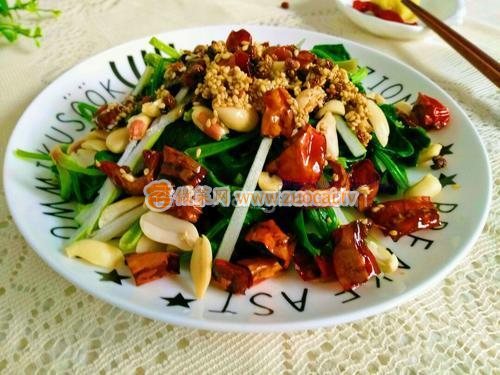 干鍋辣椒拌菠菜的做法