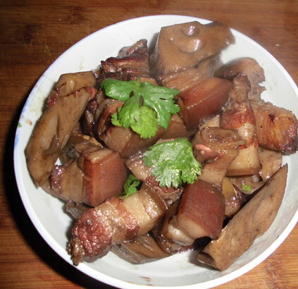 鮮藕燒肉怎么做？