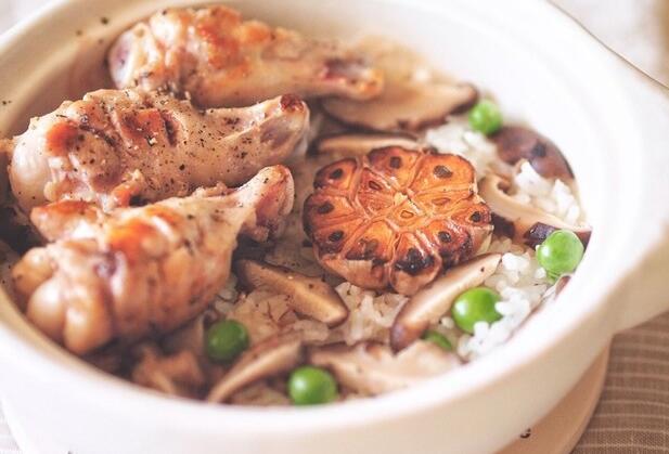 飯菜一鍋熟的美味雞腿炊飯?jiān)趺醋觯?/ data-6z7r=