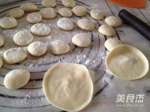 鴛鴦?wù)麸湹淖龇?/ data-zMZH=