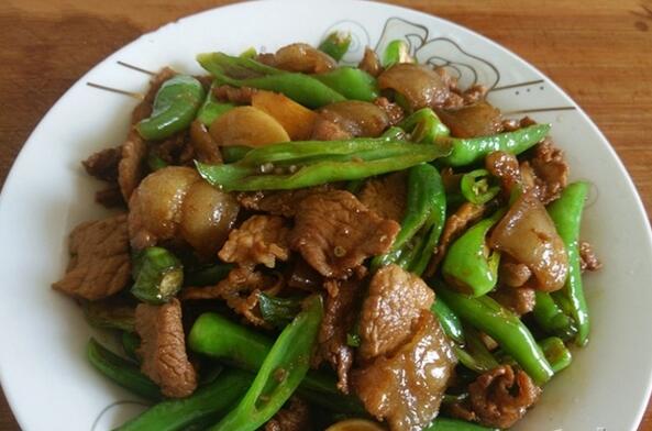 滑嫩汁濃的杭椒炒梅肉怎么做？