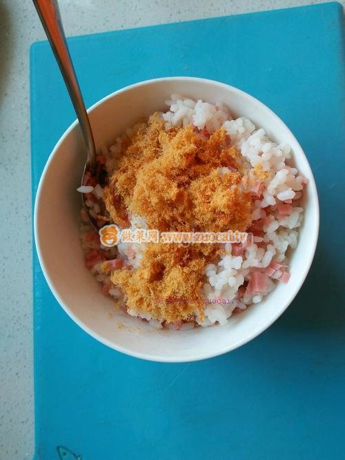 肉松火腿飯團(tuán)的做法