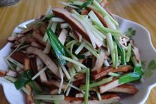 香干炒芹菜怎么做好吃又簡單