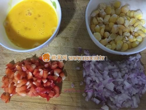 鮪魚(yú)玉米蛋炒藜麥飯的做法