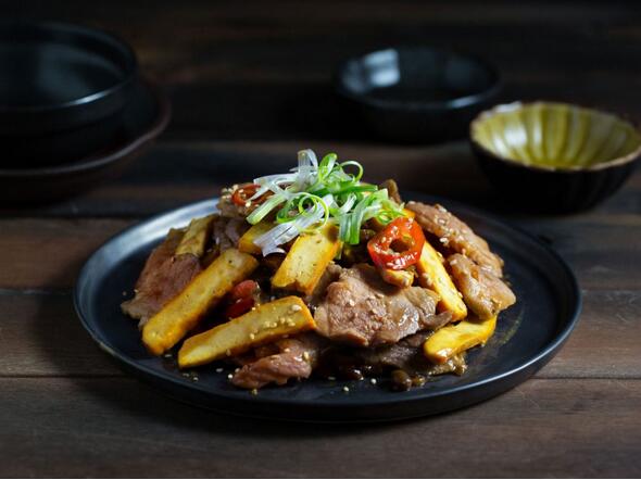 醬香十足的醬爆豆腐干炒肉絲怎么做？