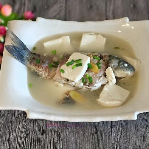 魚(yú)燉豆腐的做法