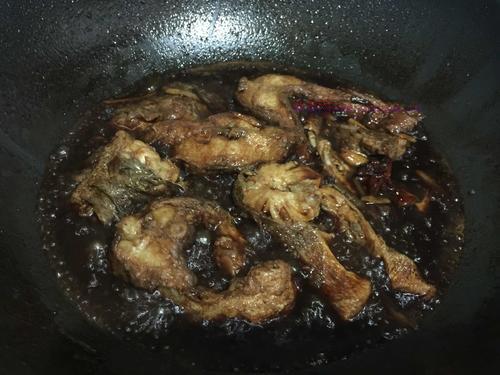 紅燒鱸魚(yú)的做法