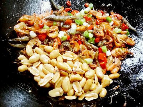 （簡(jiǎn)易版）香辣小魚小蝦的做法