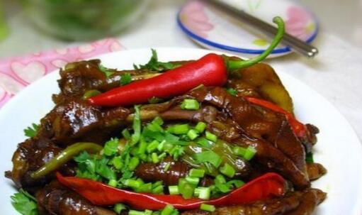 骨酥肉爛的雙椒鳳爪怎么做？