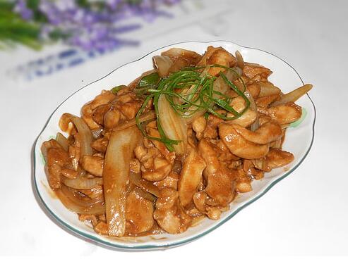 美味下飯菜洋蔥炒雞肉怎么做？