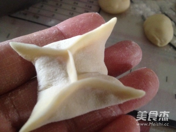 鴛鴦?wù)麸湹淖龇?/ data-4KuY=