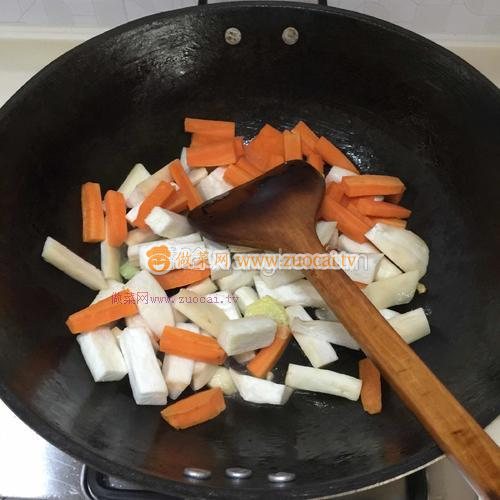 杏鮑菇胡蘿卜燒的做法