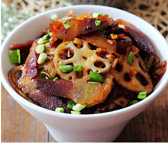 下飯美味干鍋臘肉脆蓮藕怎么做？