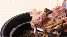 茶樹(shù)菇老鴨湯的做法