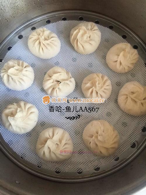 牛肉胡蘿卜木耳包子的做法