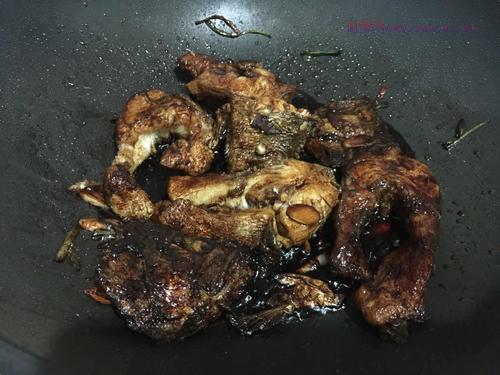 紅燒鱸魚(yú)的做法