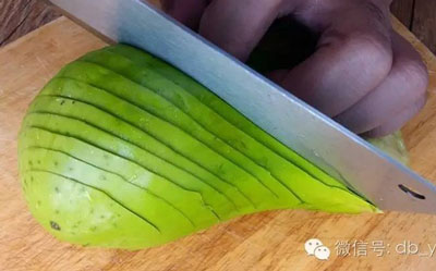 燈籠花刀的切法圖解，豬腰和茄子怎么切燈籠花刀