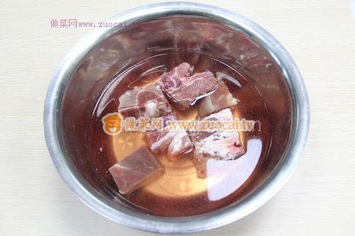 一碗暖粒粒的羊肉湯的做法