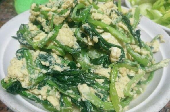 營養(yǎng)又健康的蛋黃炒菠菜怎么做？