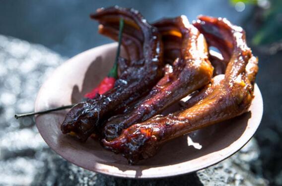 下酒小菜鹵鵝掌怎么做？