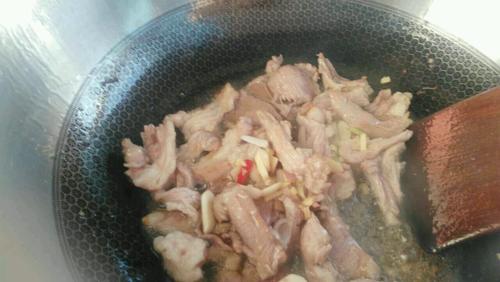 洋蔥燒肉的做法