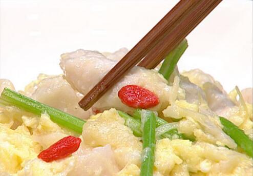 軟嫩細(xì)滑的滑蛋魚條怎么做？