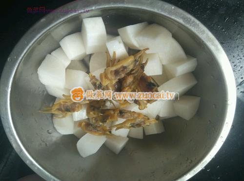 白蘿卜蟶干燉排骨的做法