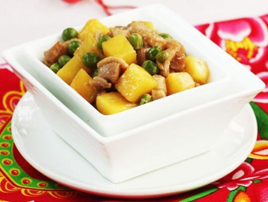 家?？斐床瞬ぬ}炒鴨丁怎么做？